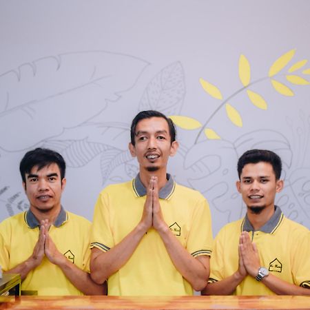 Aur Kuning Hostel Syariah 武吉丁宜 外观 照片