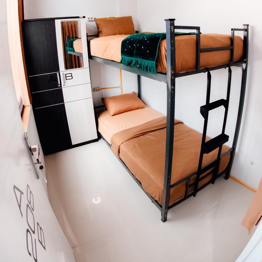 Aur Kuning Hostel Syariah 武吉丁宜 外观 照片