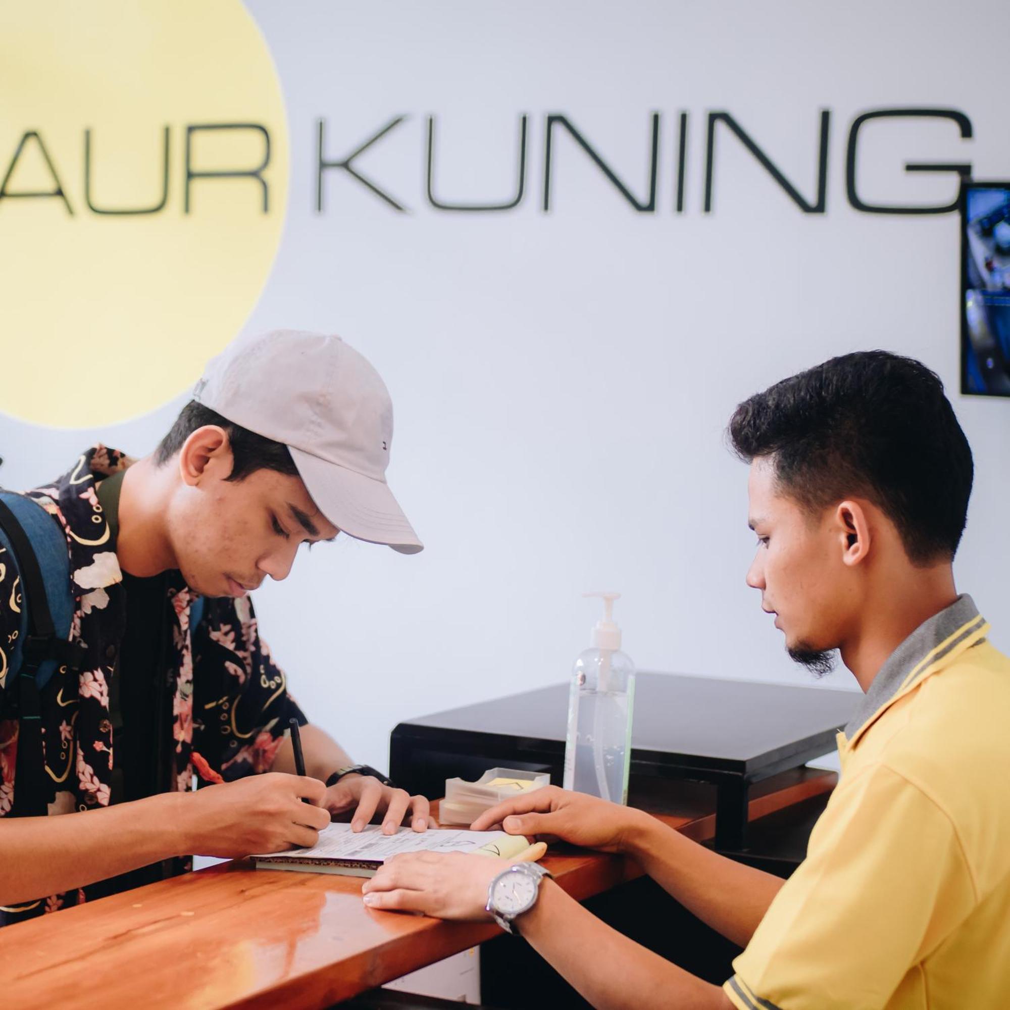 Aur Kuning Hostel Syariah 武吉丁宜 外观 照片
