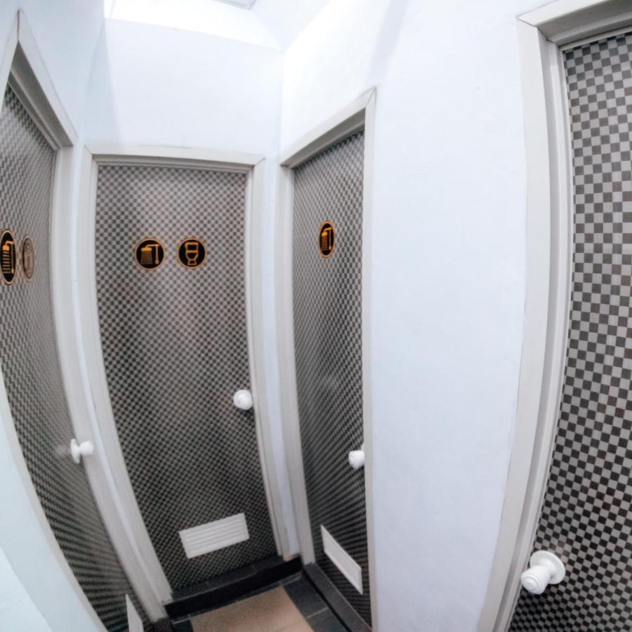 Aur Kuning Hostel Syariah 武吉丁宜 外观 照片