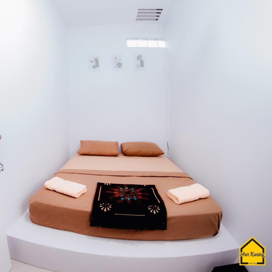 Aur Kuning Hostel Syariah 武吉丁宜 外观 照片