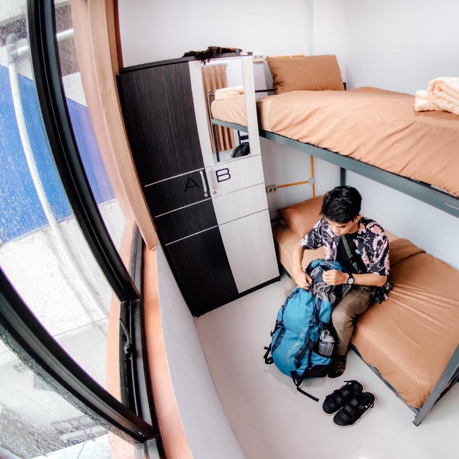 Aur Kuning Hostel Syariah 武吉丁宜 外观 照片