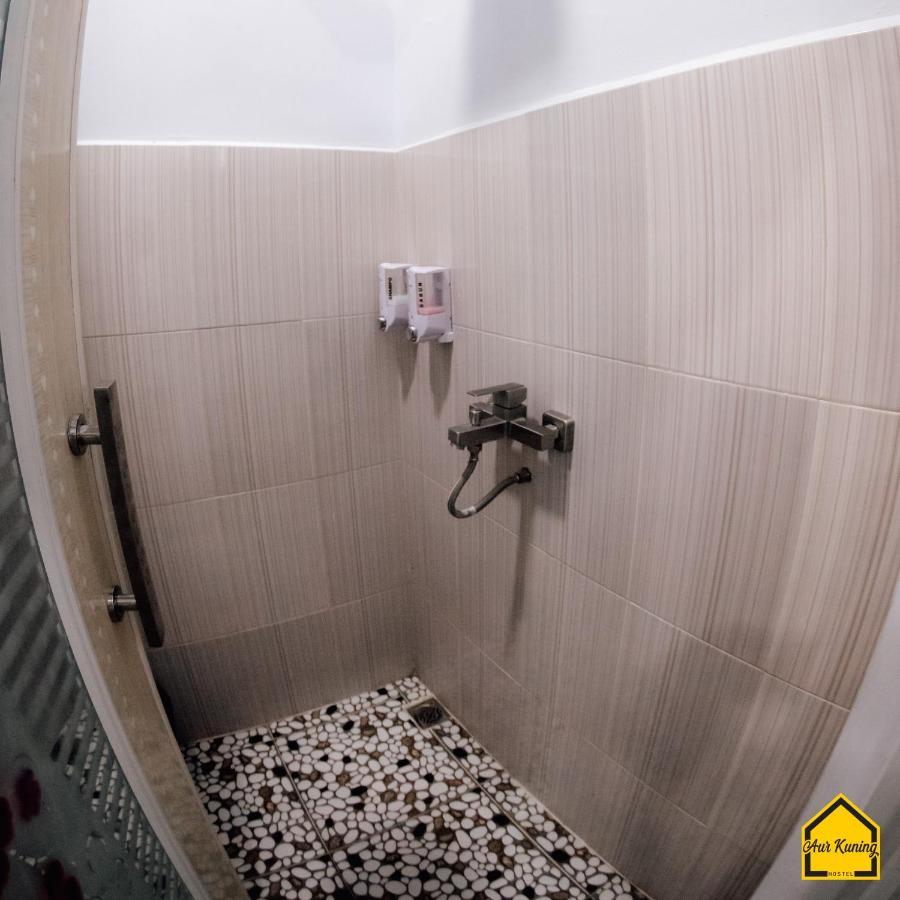 Aur Kuning Hostel Syariah 武吉丁宜 外观 照片