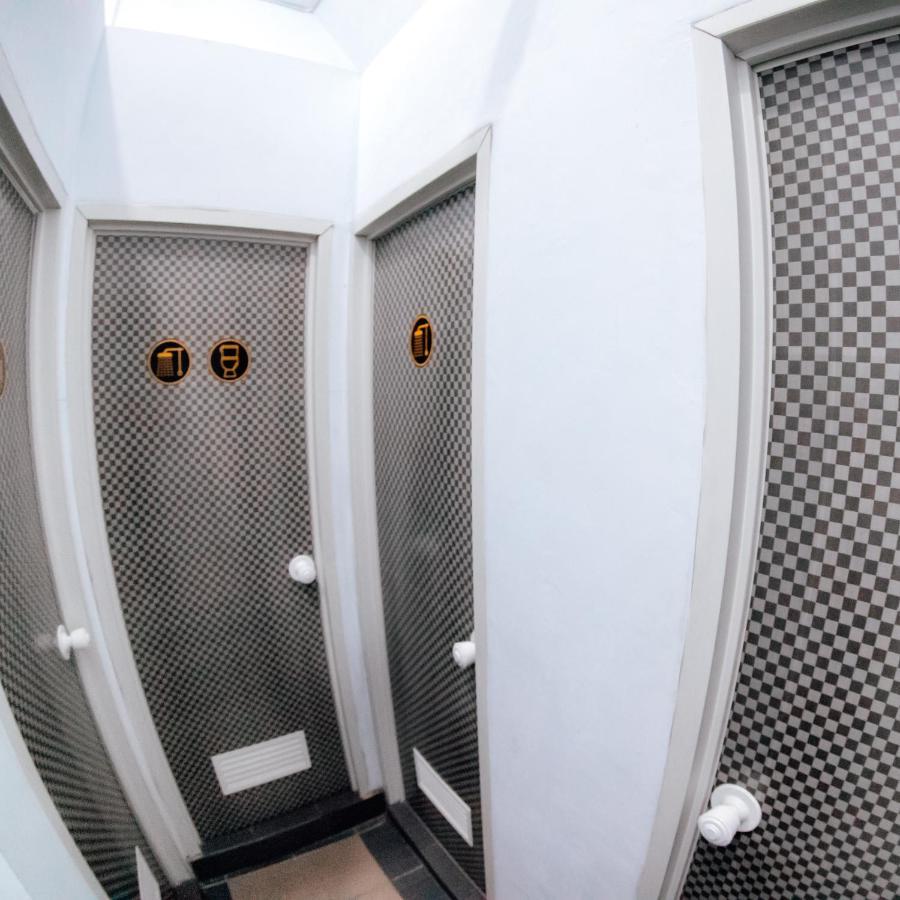 Aur Kuning Hostel Syariah 武吉丁宜 外观 照片