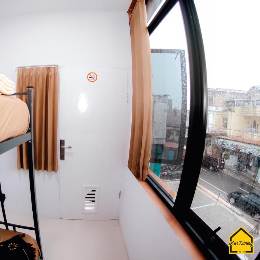 Aur Kuning Hostel Syariah 武吉丁宜 外观 照片
