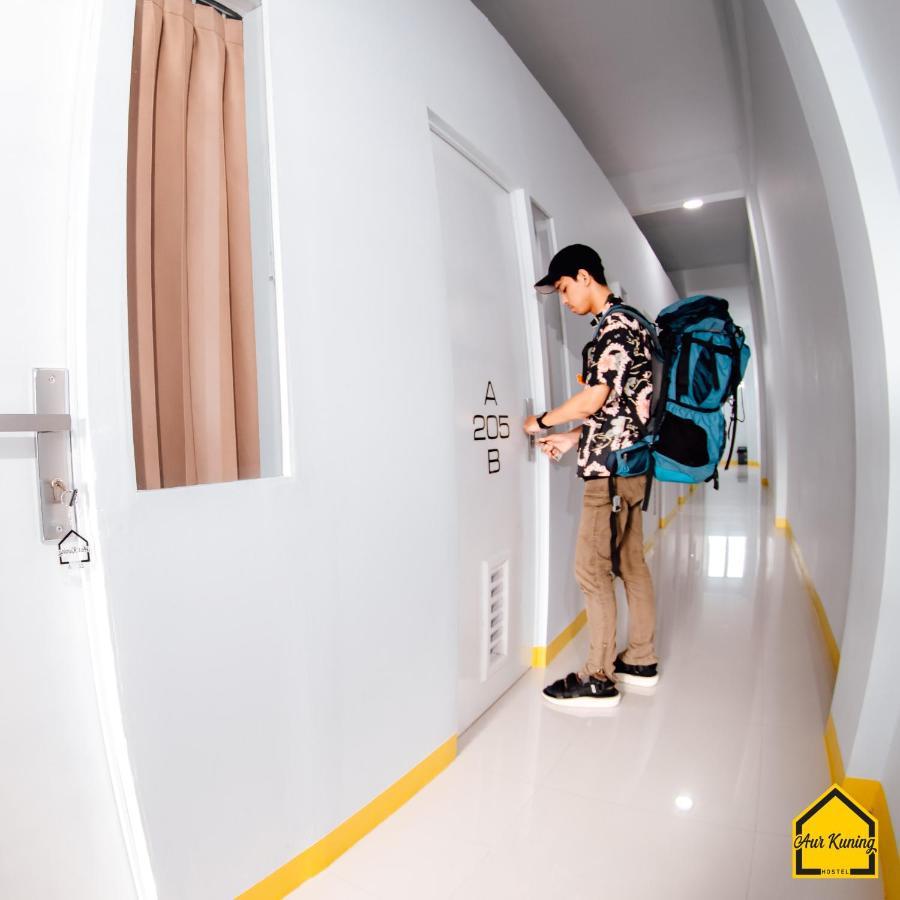 Aur Kuning Hostel Syariah 武吉丁宜 外观 照片