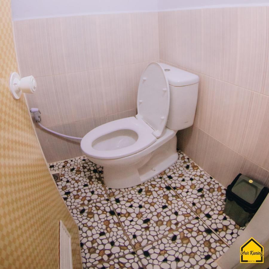 Aur Kuning Hostel Syariah 武吉丁宜 外观 照片