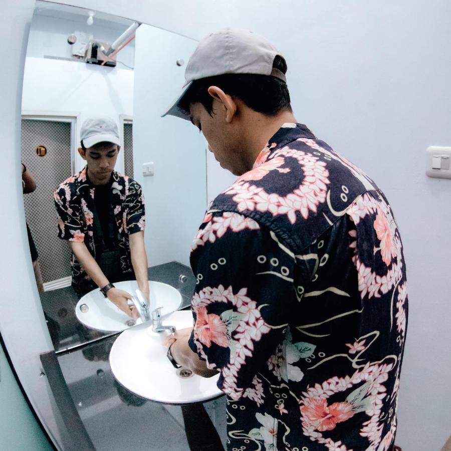 Aur Kuning Hostel Syariah 武吉丁宜 外观 照片