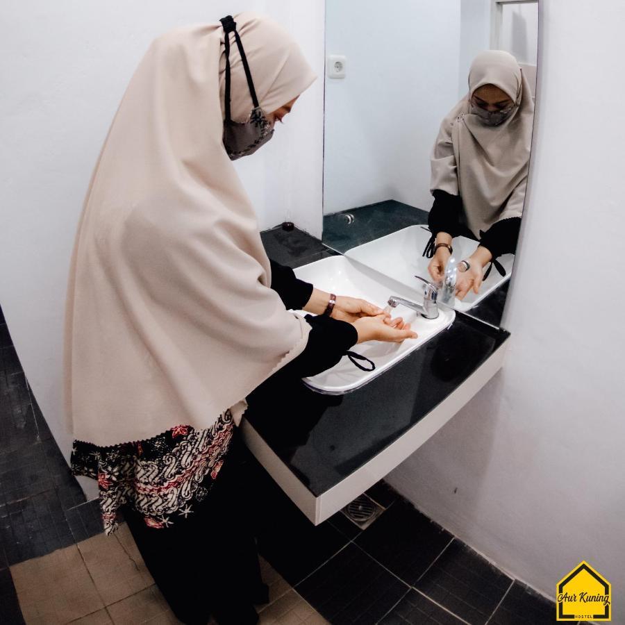 Aur Kuning Hostel Syariah 武吉丁宜 外观 照片