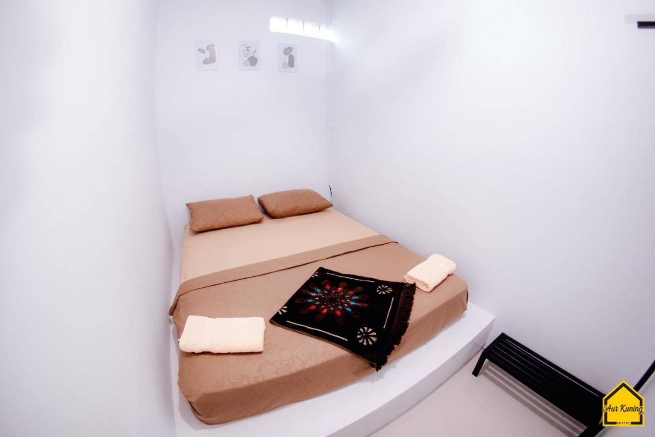 Aur Kuning Hostel Syariah 武吉丁宜 外观 照片