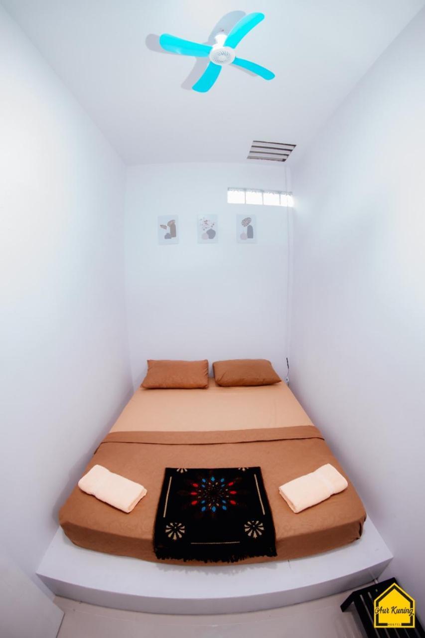 Aur Kuning Hostel Syariah 武吉丁宜 外观 照片